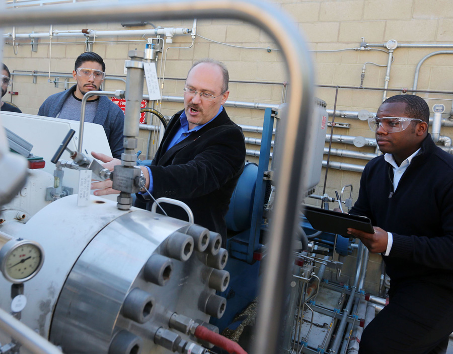 Blekhman tours the Cal State LA Hydrogen Research and Fueling Facility.