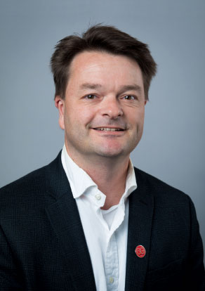 Photo of Erik Helgren