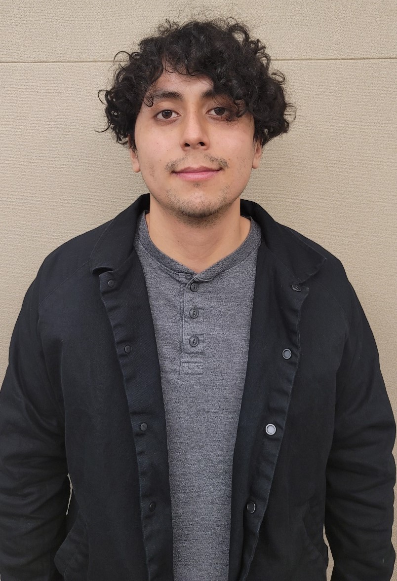 Jesus Perez, STEM-NET Student Assistant and Cal State Long Beach Computer Engineering Student